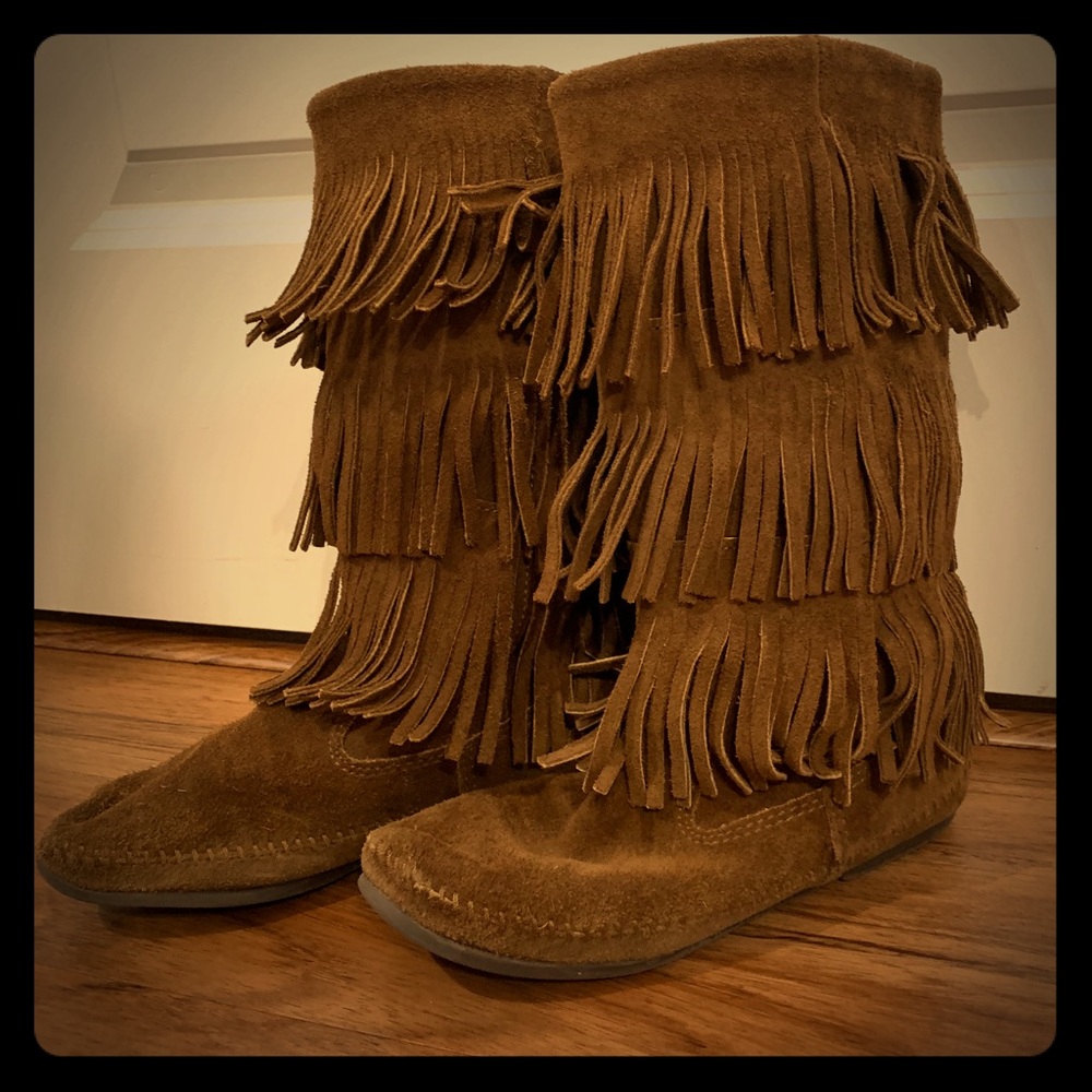 🍂🍁Minnetonka tall fringe boot size 8 🍂🍁